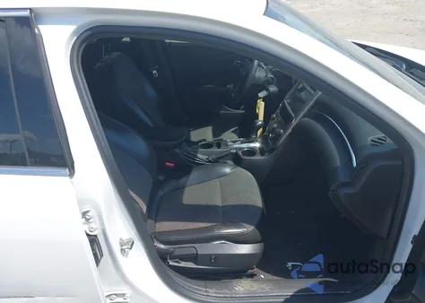 2015 Chevrolet Malibu 2Lt из США, поврежденный, VIN 1G11D5SL9FF169039